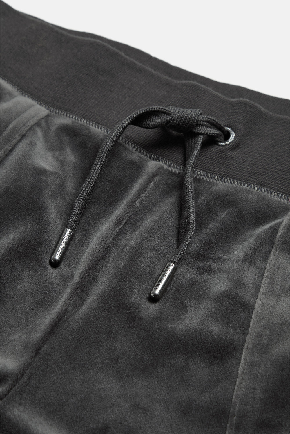 Displays the Raven / Gunmetal 'Juicy' branded Classic Velour Del Ray Pocketed Bottoms featuring the close up on the details 