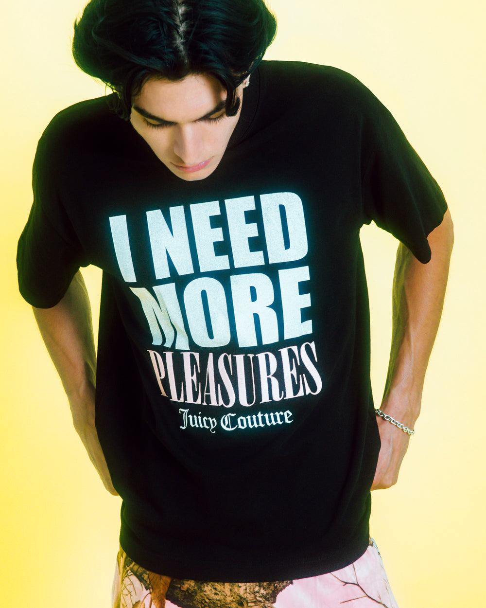 'Juicy by PLEASURES' BLACK SLOGAN T-SHIRT