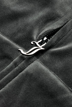 Displays the Raven / Gunmetal 'Juicy' branded Classic Velour Robertson Hoodie featuring the details the branding on the zip