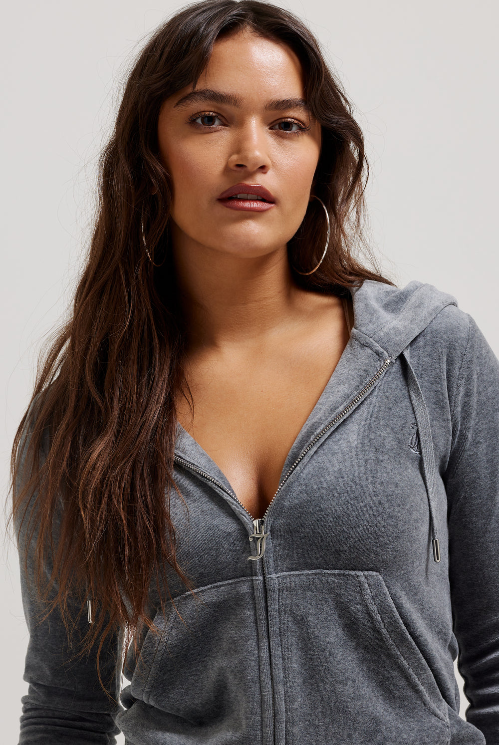 Displays a model wearing the Charcoal Marl 'Juicy' cotton velour Robertson hoodie 