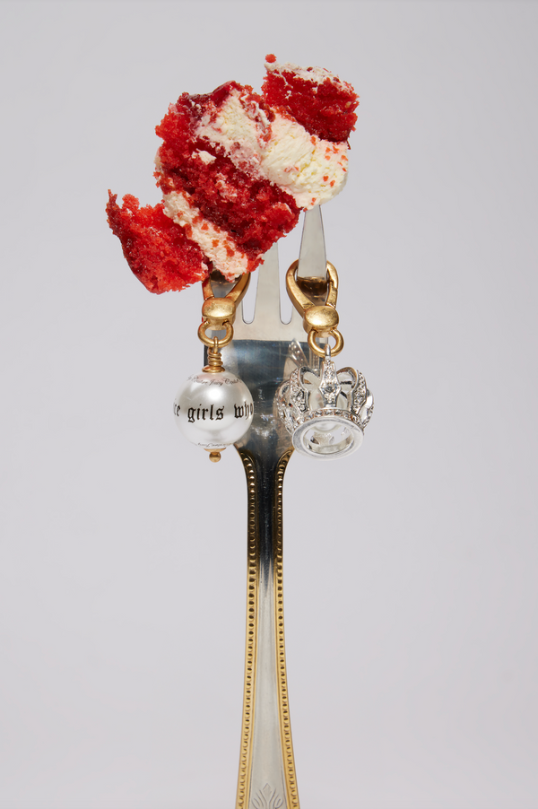 GOLD NICE GIRL PEARL CHARM